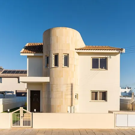 Irene Villa Paralimni